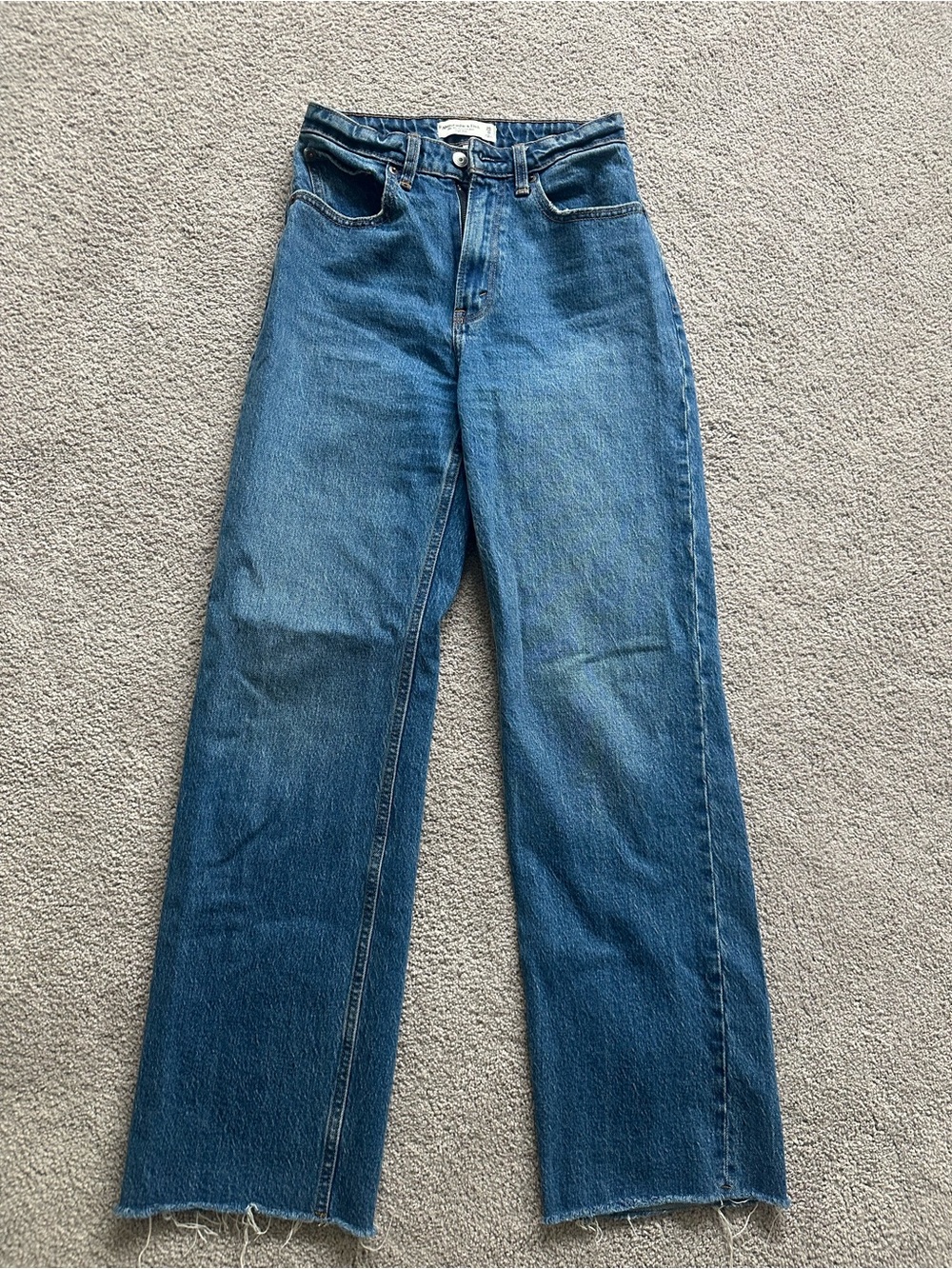 Abercrombie 90’s High Rise Relaxed Jean